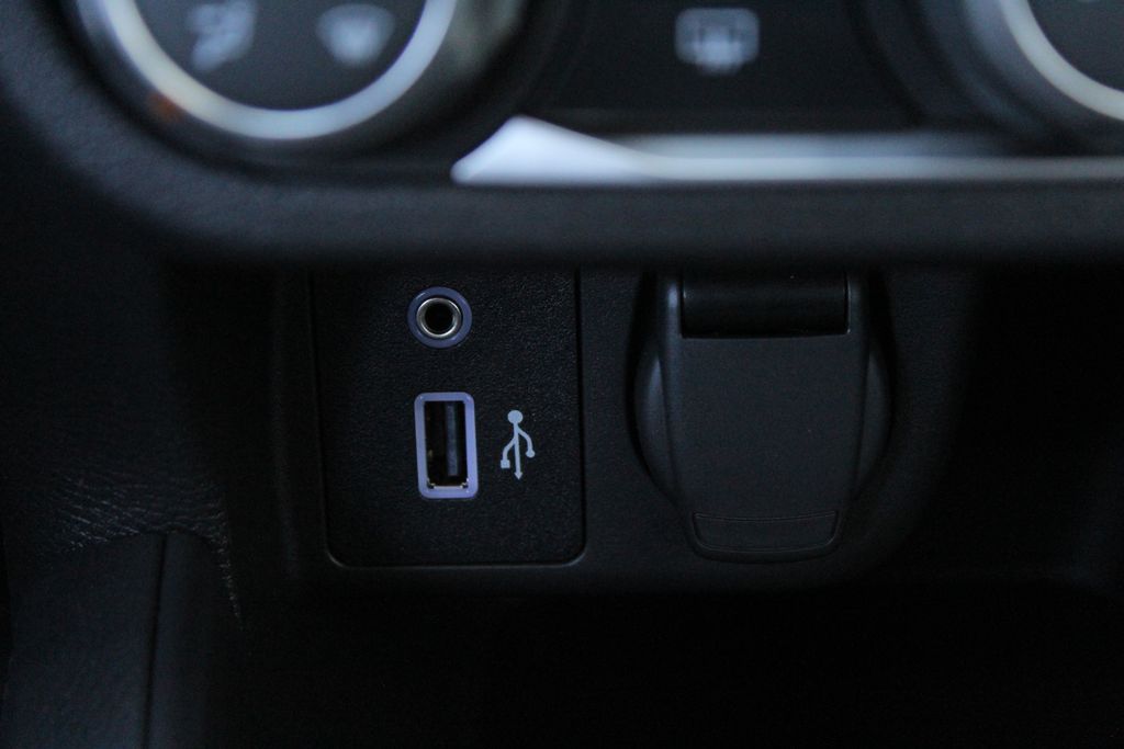 2025 Nissan Versa 1.6 S photo 21