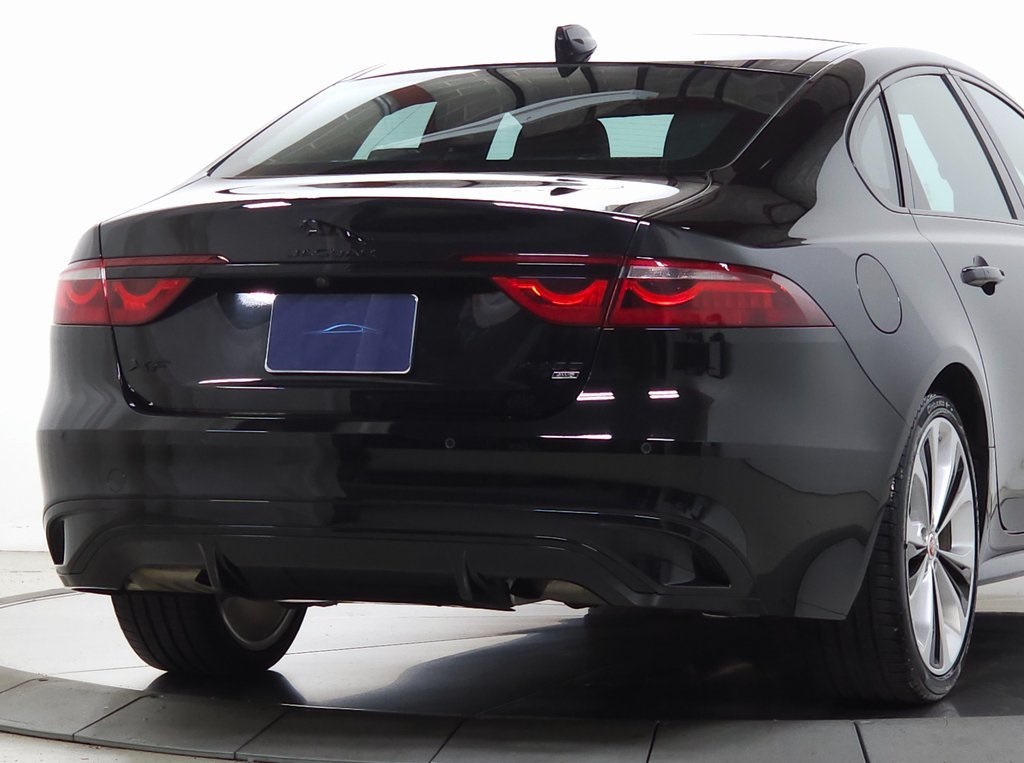2022 Jaguar XF R-Dynamic SE photo 6