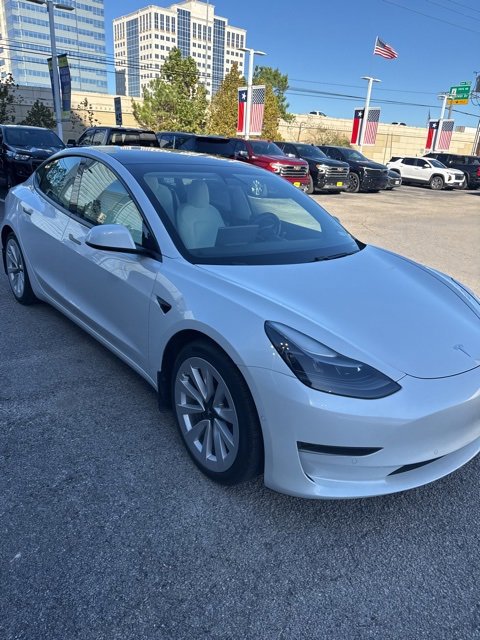 2021 Tesla Model 3 Base's photo
