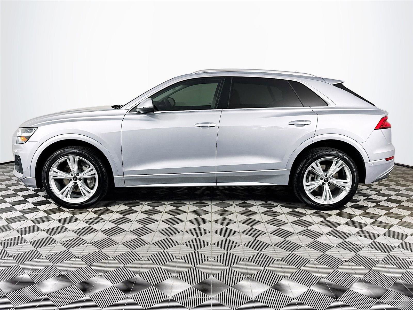 2022 Audi Q8 55 Premium Plus photo 4