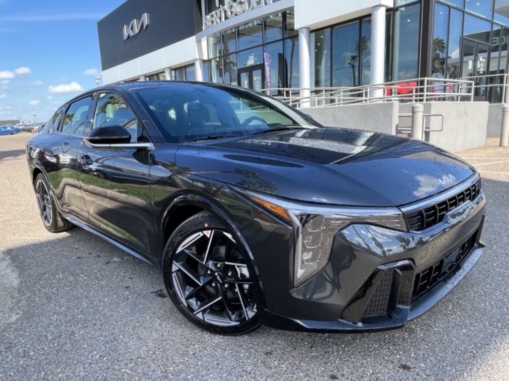 2025 Kia K4 GT-Line's photo