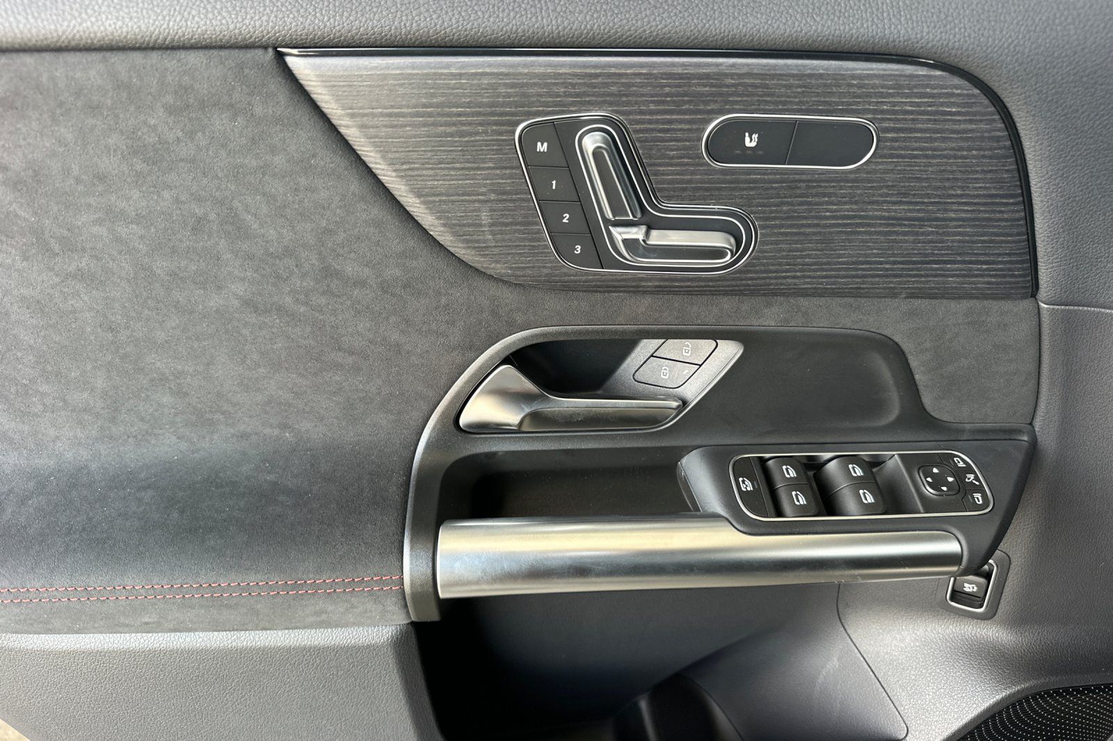2026 Mercedes Benz GLA 250 photo 17