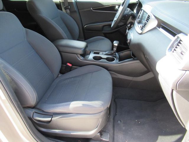 2019 Kia Sorento LX photo 7
