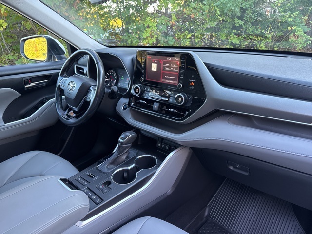 2020 Toyota Highlander XLE photo 17