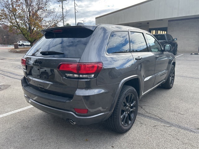 2019 Jeep Grand Cherokee Altitude photo 2