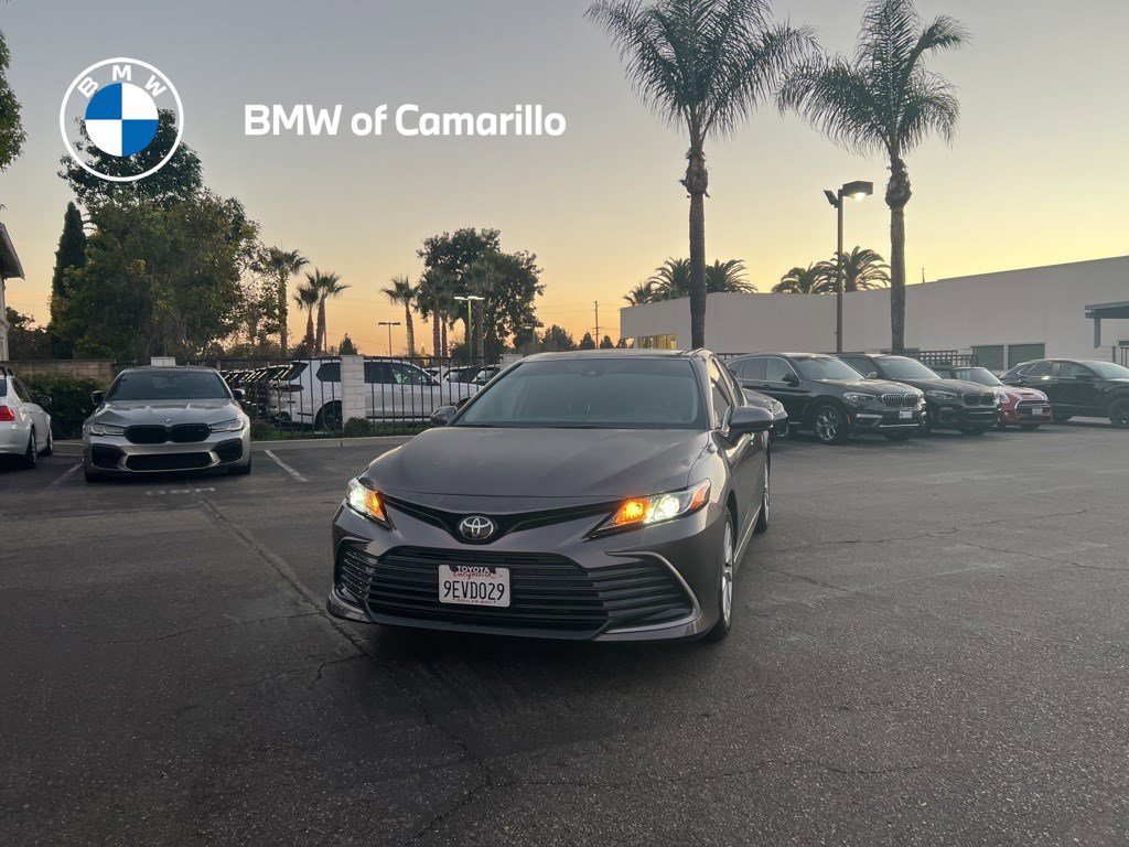 2023 Toyota Camry LE's photo