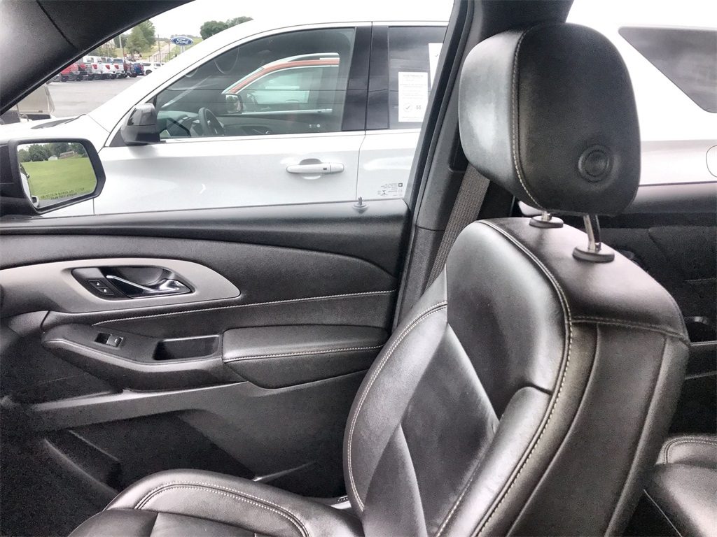2022 Chevrolet Traverse Leather photo 22