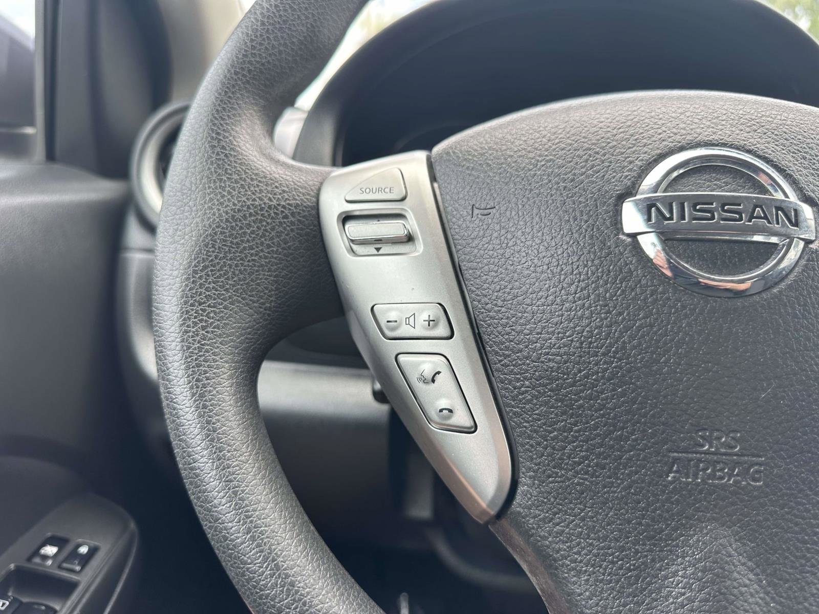 2015 Nissan Versa SV Sedan photo 23