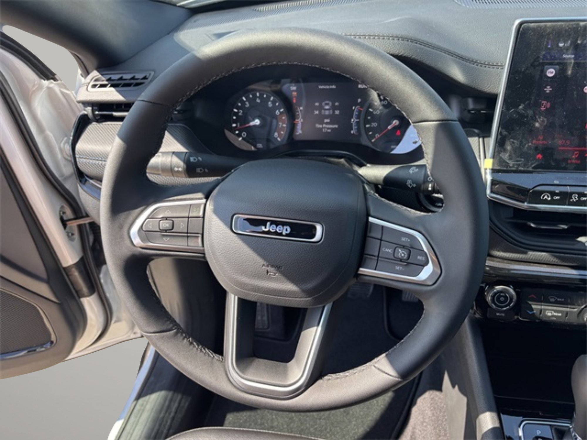 2026 Jeep Compass Latitude Altitude photo 10