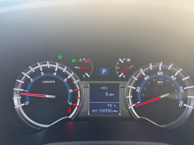 2019 Toyota 4Runner SR5 photo 3