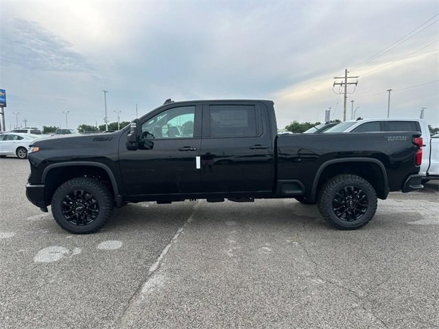 2026 Chevrolet Silverado 2500HD LTZ photo 2