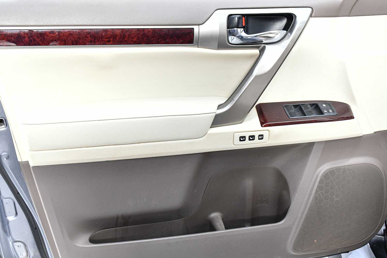 2016 Lexus GX 460 photo 13