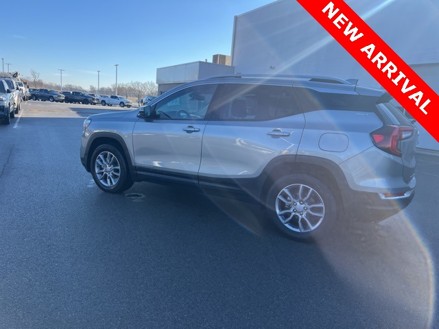 2024 GMC Terrain SLT's photo