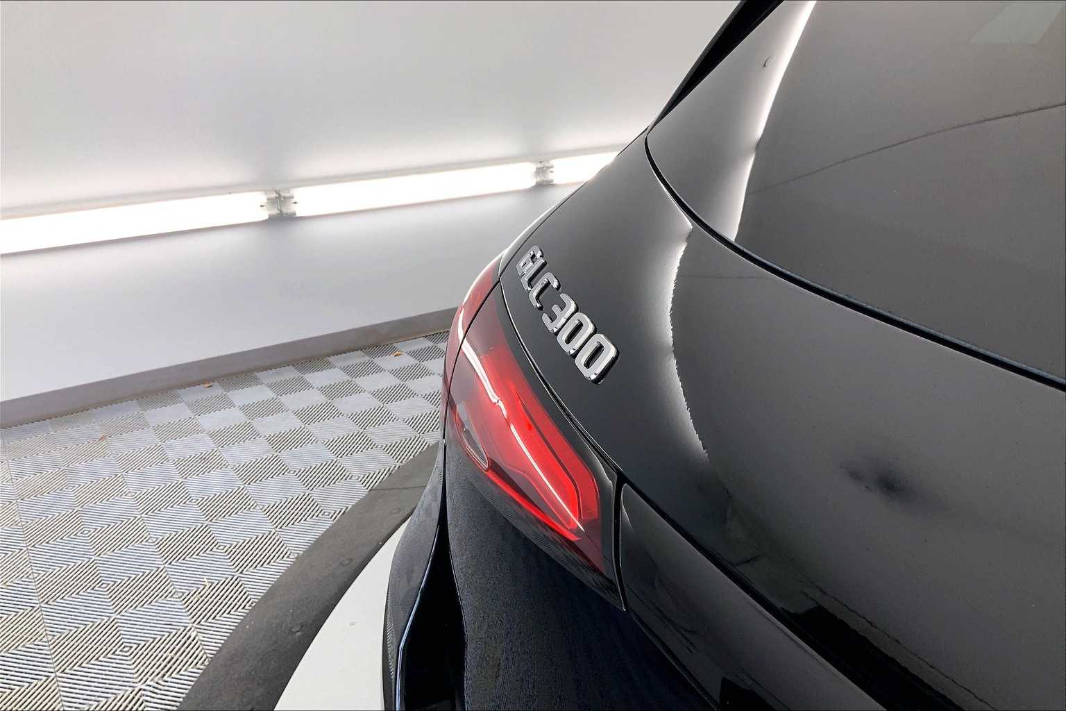 2025 Mercedes Benz GLC 300 4MATIC photo 7