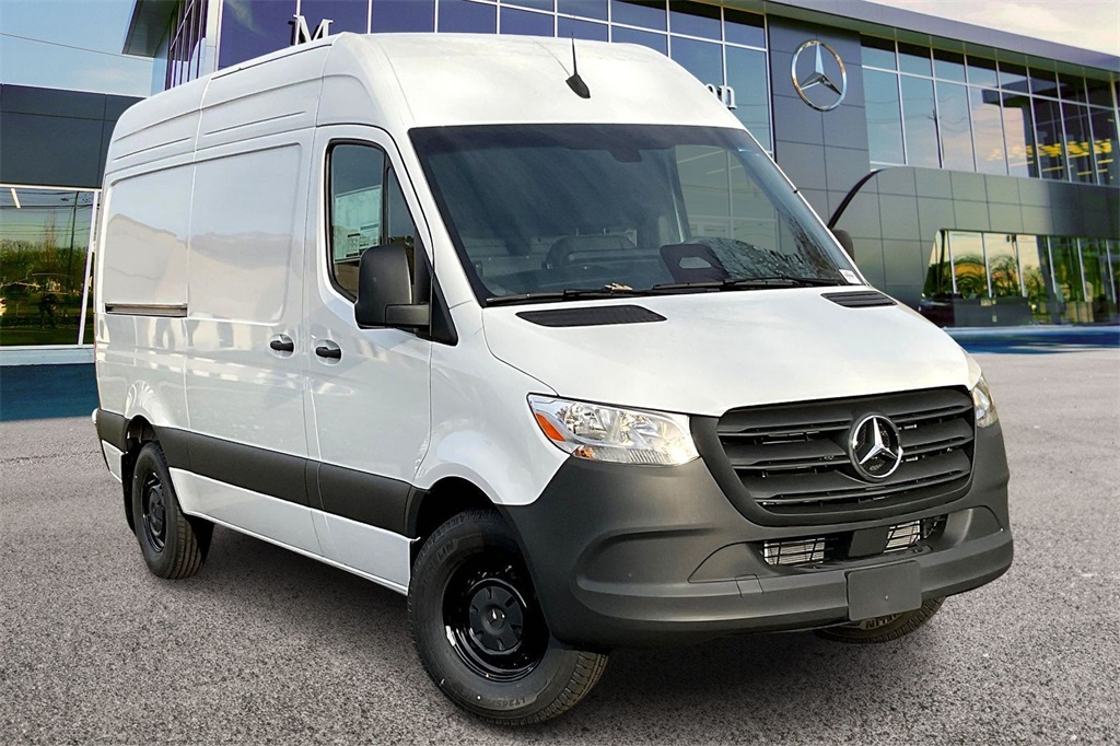 2026 Mercedes-Benz Sprinter Cargo Van Base's photo
