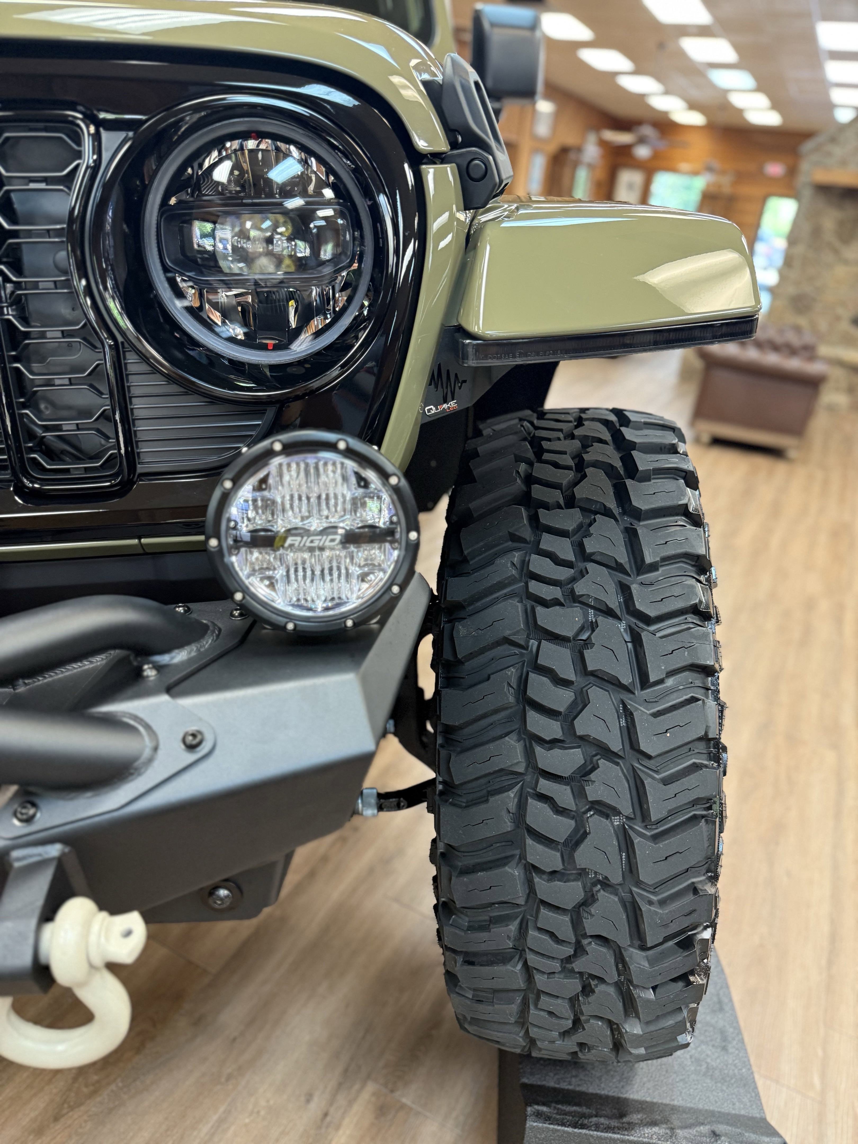 2025 Jeep Gladiator Willys photo 7