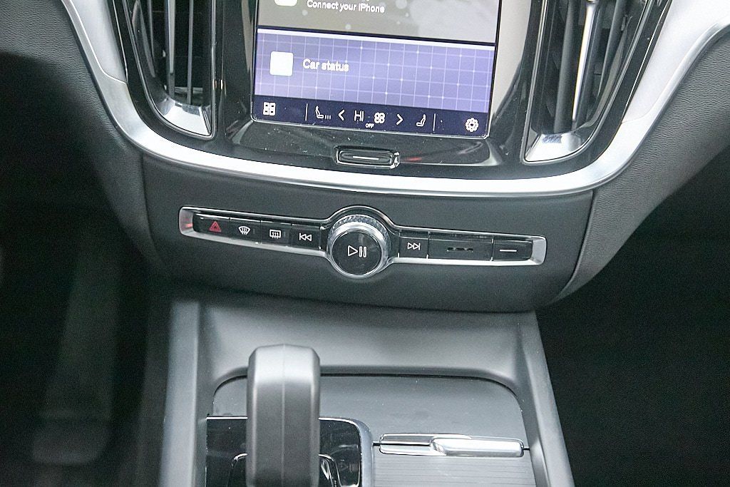 2024 VOLVO S60 - Image 28