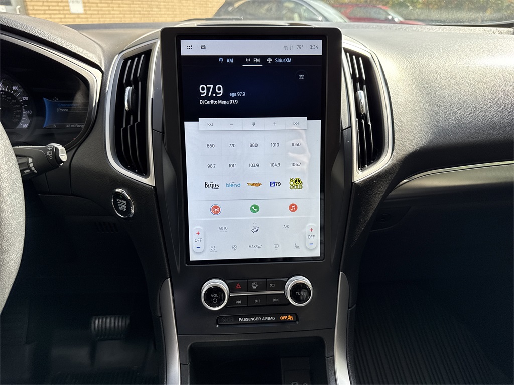 2022 Ford Edge SEL photo 13