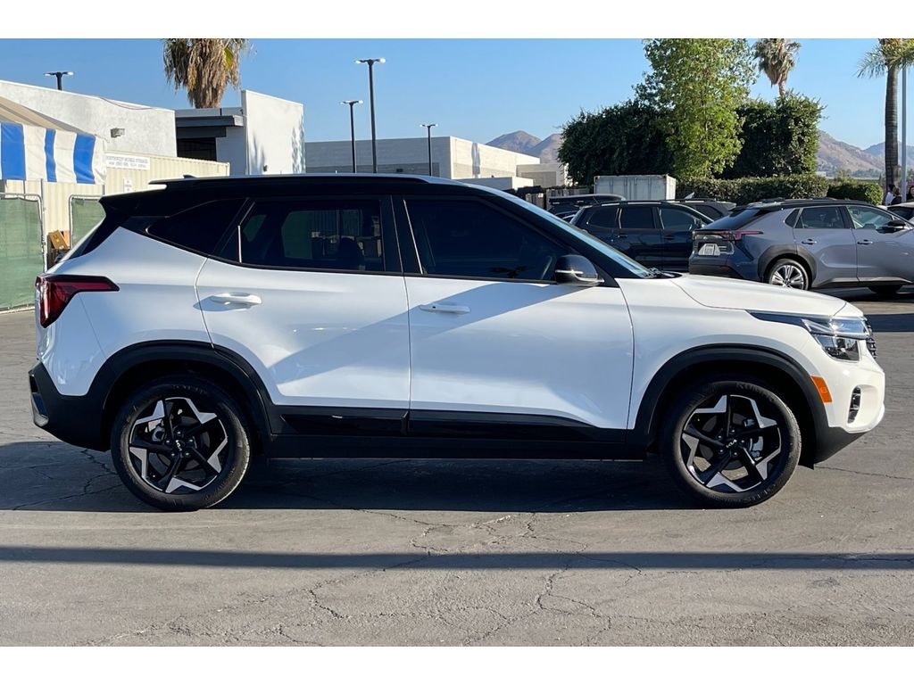 2025 Kia Seltos S photo 4