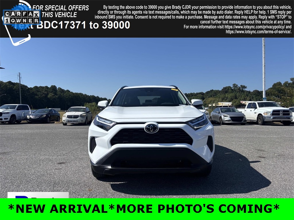 2024 Toyota RAV4 XLE photo 2