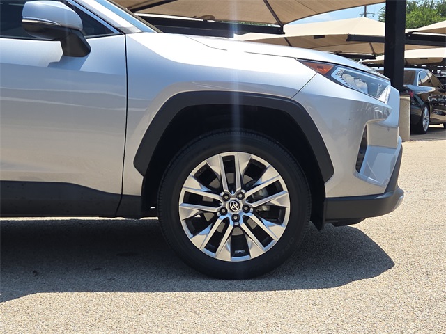 2021 Toyota RAV4 Limited photo 4