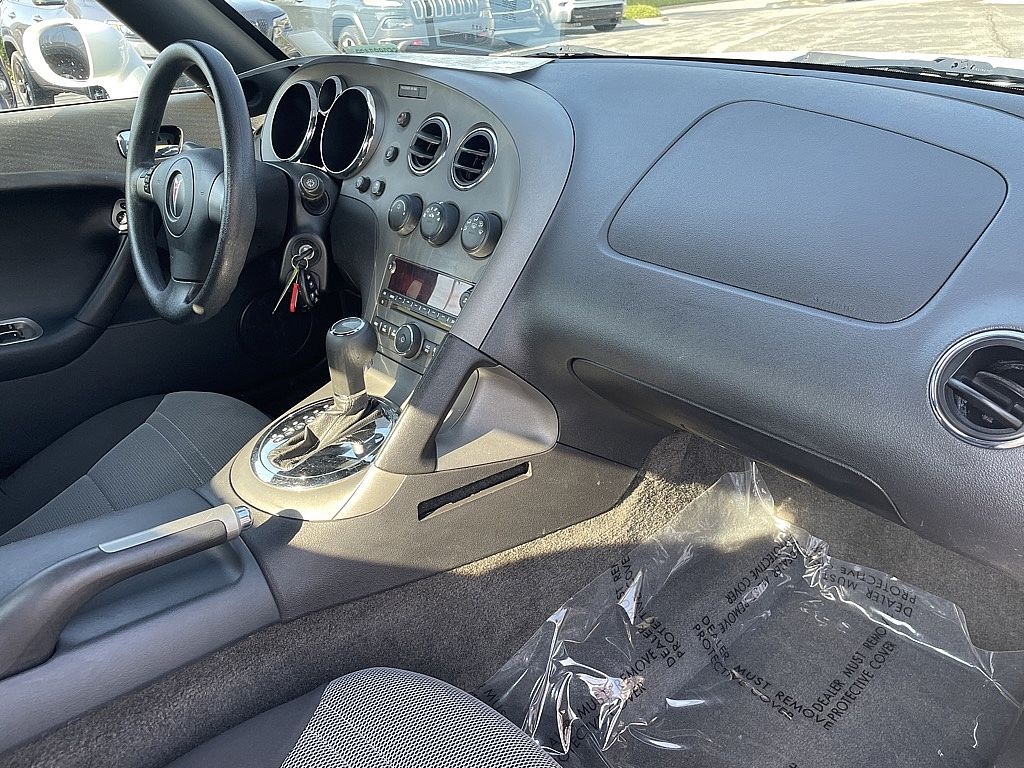 2008 Pontiac Solstice Base photo 18