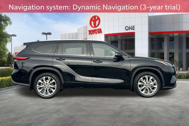 2022 Toyota Highlander Limited photo 2