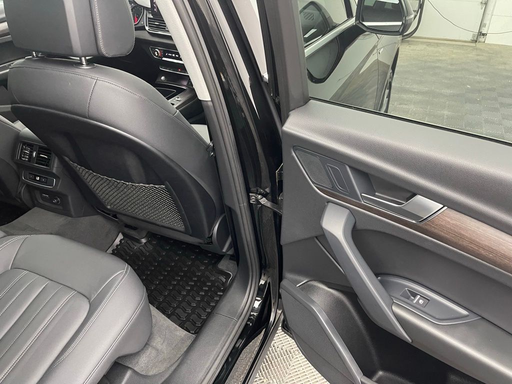 2022 Audi Q5 45 S line Premium photo 30