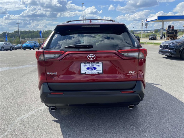 2021 Toyota RAV4 XLE Premium photo 3