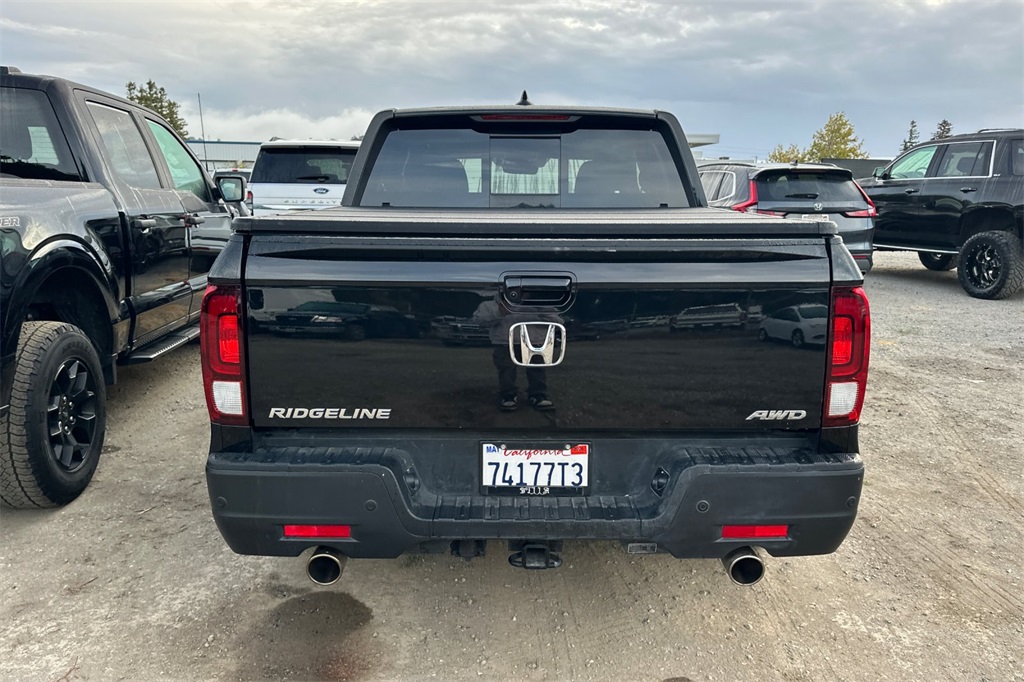 2023 Honda Ridgeline Black Edition photo 3