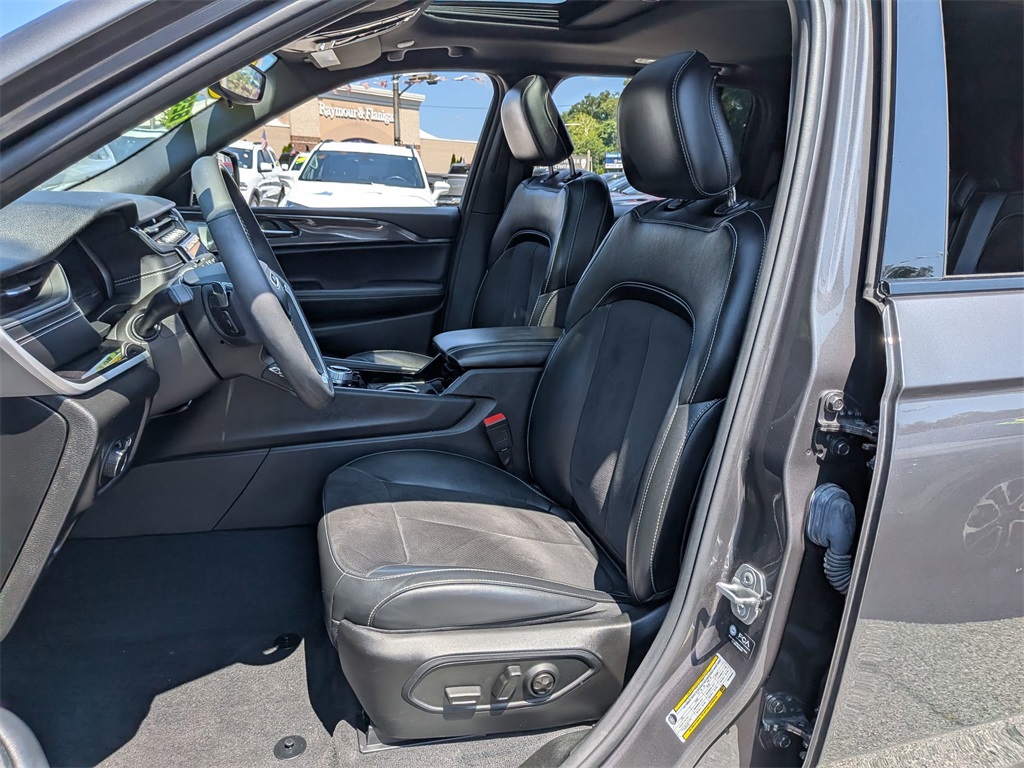 2023 Jeep Grand Cherokee Altitude photo 20