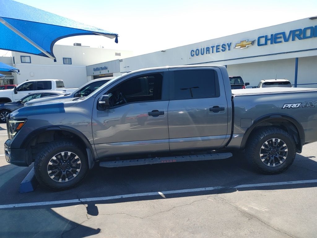 2020 Nissan Titan PRO-4X photo 8