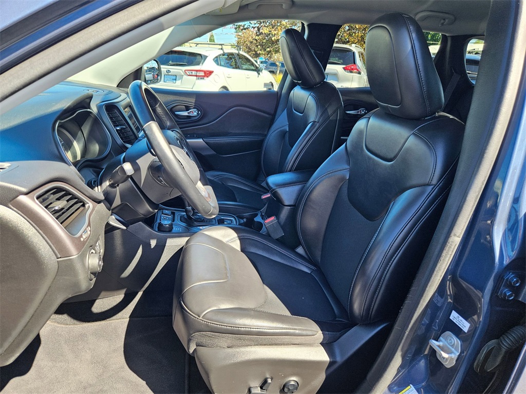 2019 Jeep Cherokee Latitude photo 13