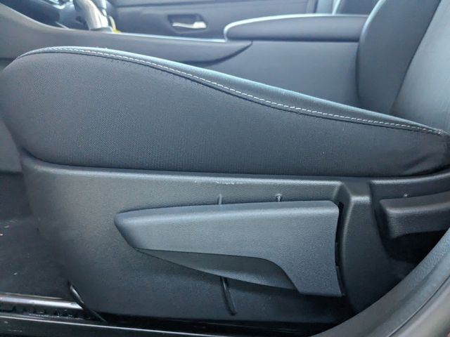 2025 Nissan Sentra SV photo 14