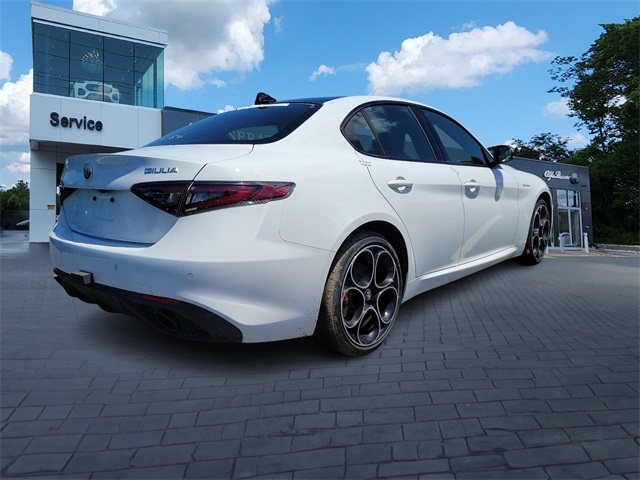2024 Alfa Romeo Giulia Ti photo 4