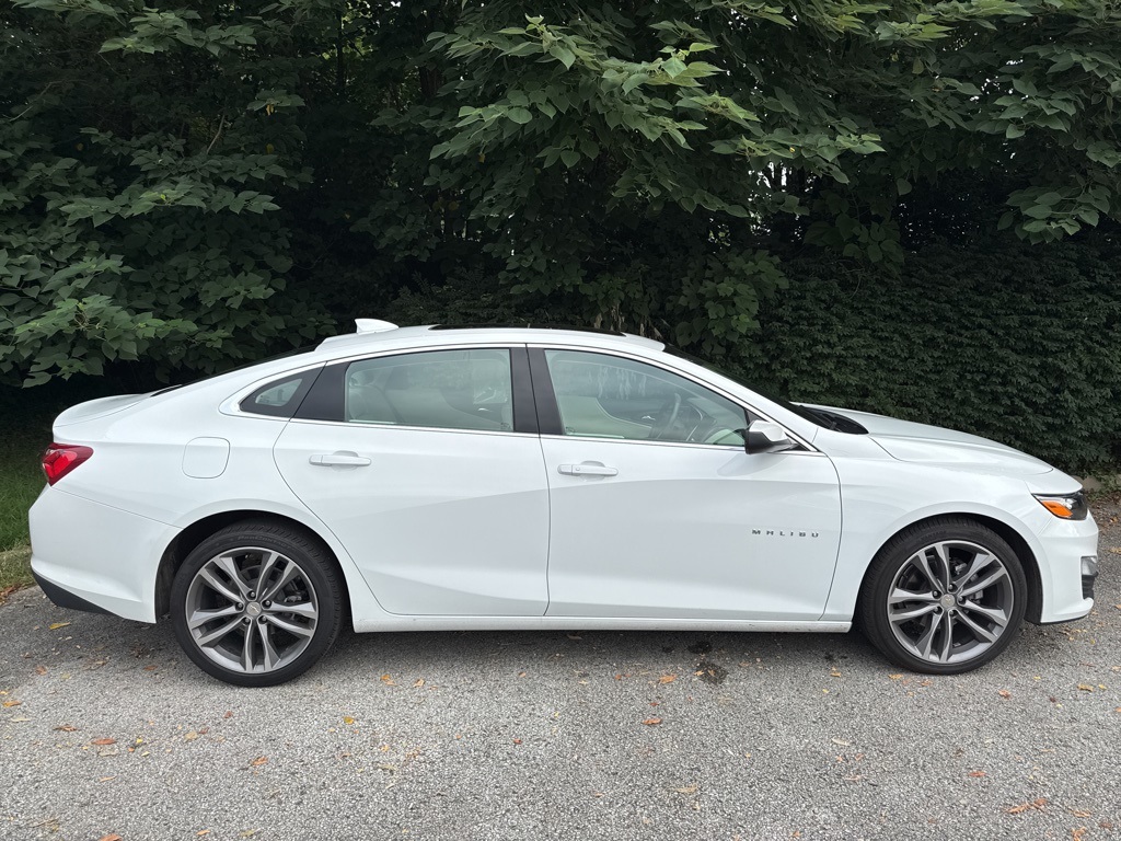 2024 Chevrolet Malibu Premier 2LT photo 2