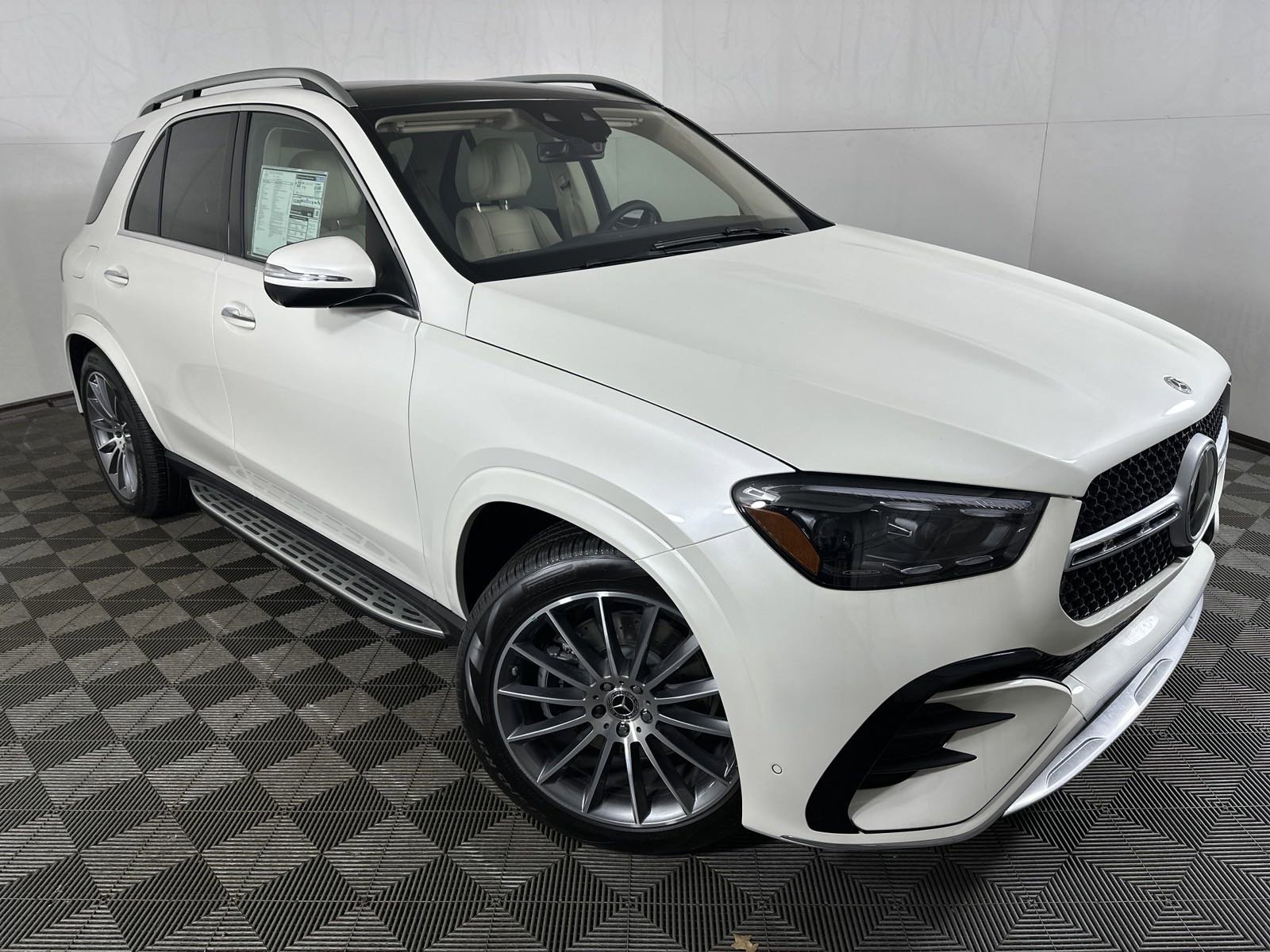 PreOwned 2024 MercedesBenz GLE Sport Utility in Davenport 138229