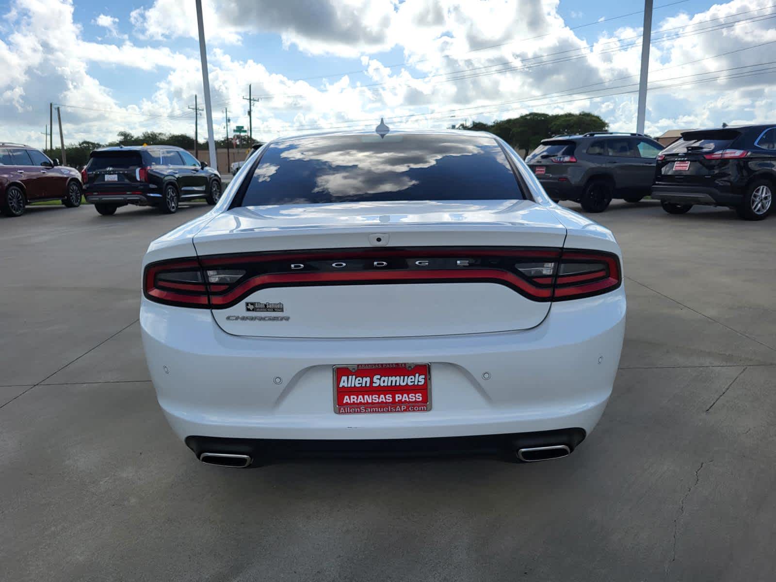 2023 Dodge Charger SXT photo 2