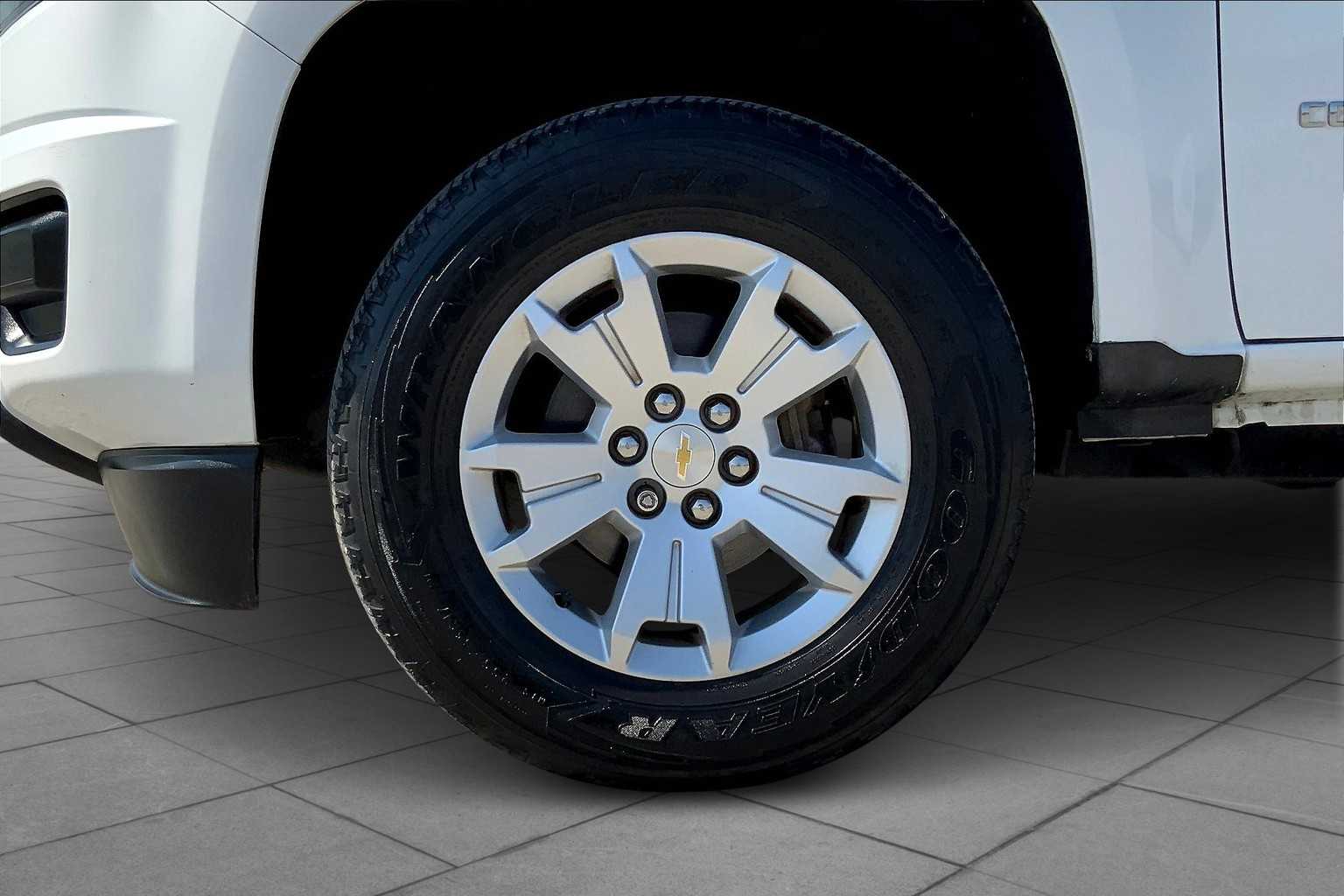 2016 Chevrolet Colorado LT photo 10