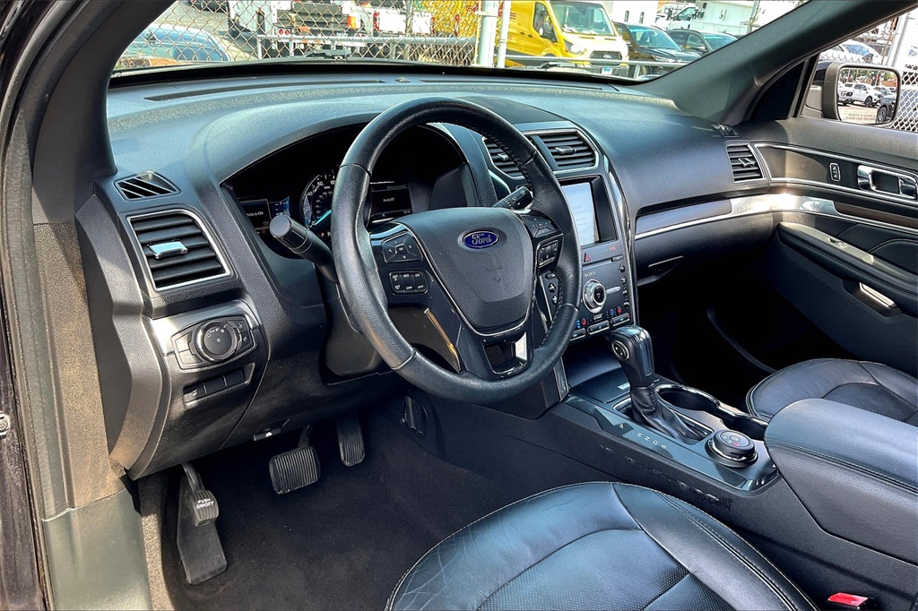 2019 Ford Explorer Limited photo 12