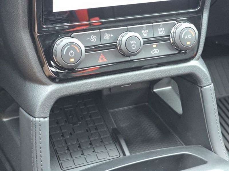 2025 Ford Ranger Raptor photo 18