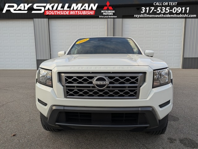 2022 Nissan Frontier SV photo 2