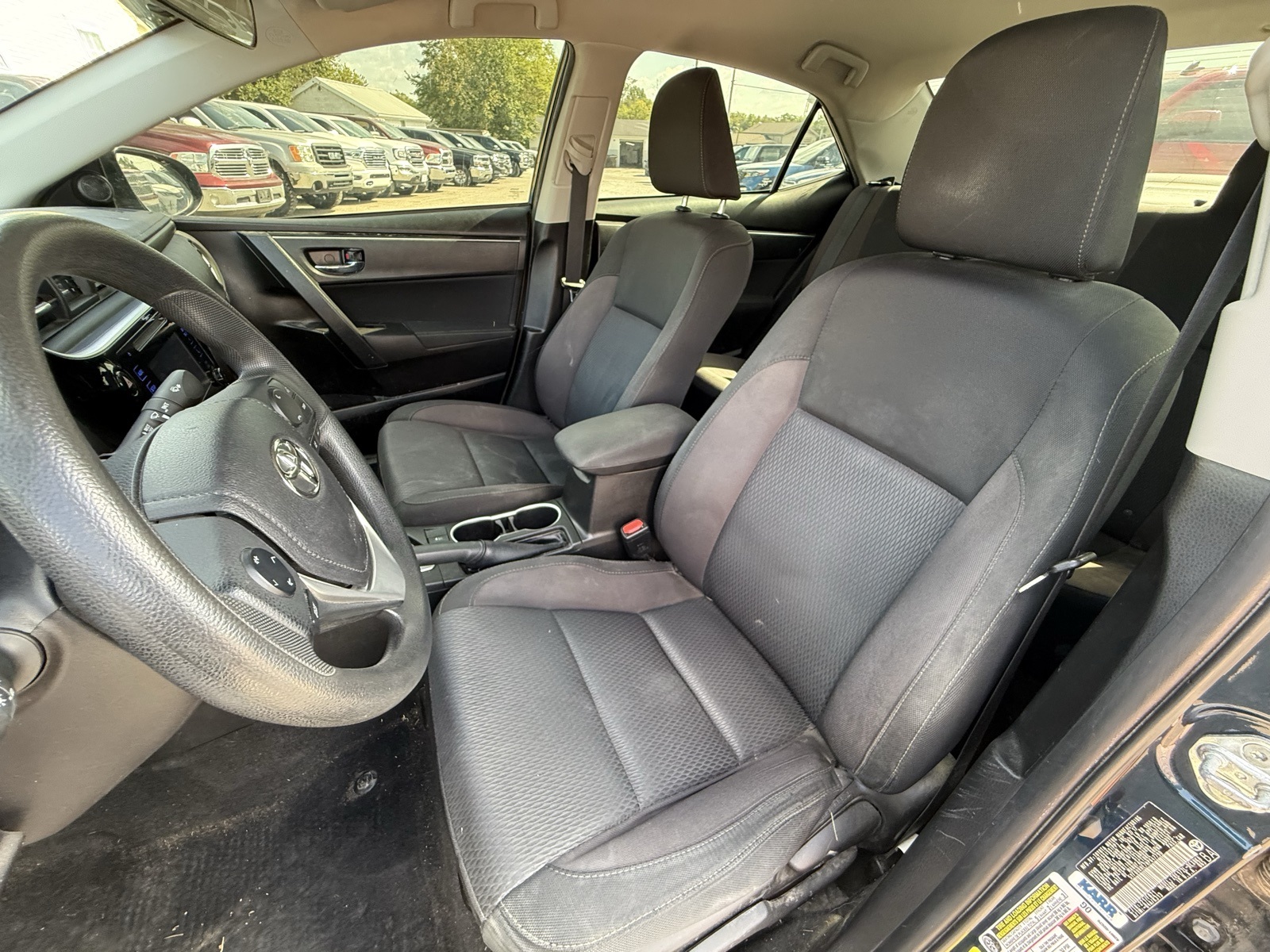 2017 Toyota Corolla LE photo 10