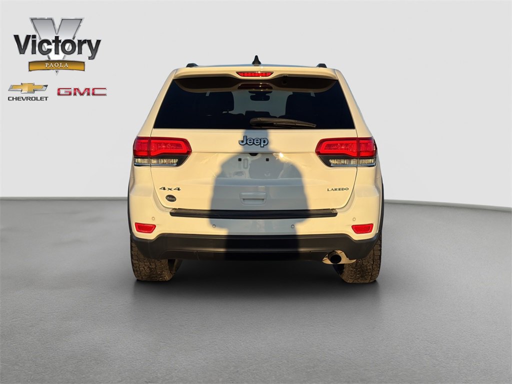 2019 Jeep Grand Cherokee Laredo E photo 4