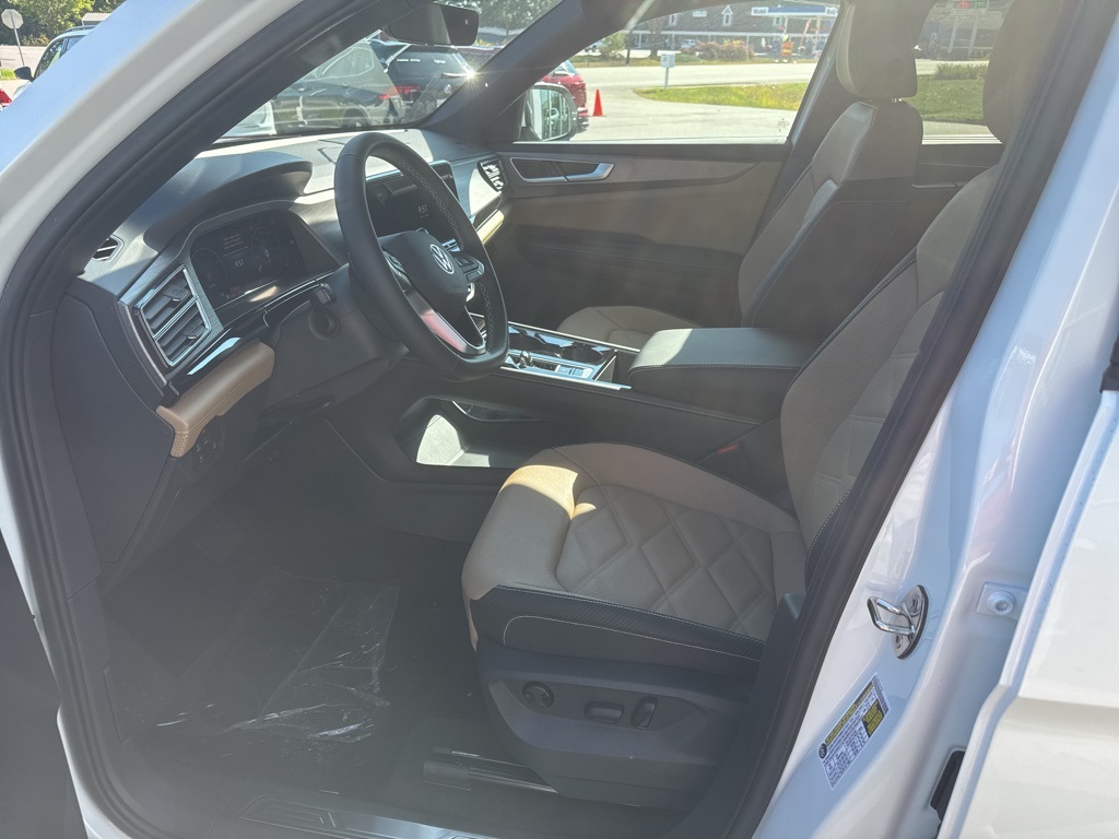 2026 Volkswagen Atlas Cross Sport SE Technology photo 14