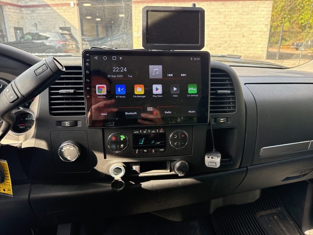 2011 Chevrolet Silverado 1500 LT photo 11