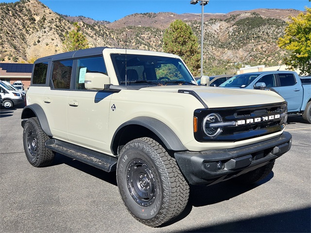 2025 Ford Bronco 4-Door Outer Banks's photo