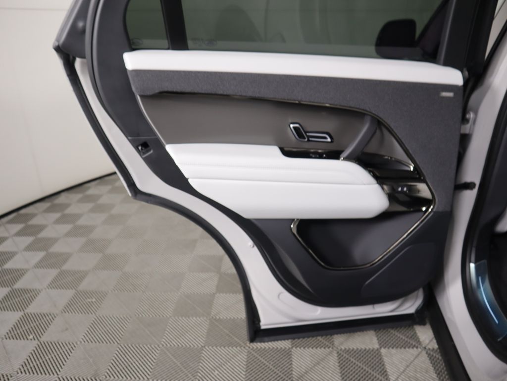 2025 Land Rover Range Rover Sport SE photo 24