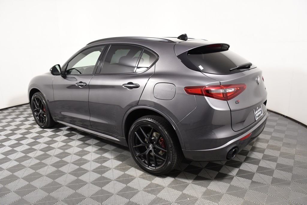 2020 Alfa Romeo Stelvio Ti photo 3