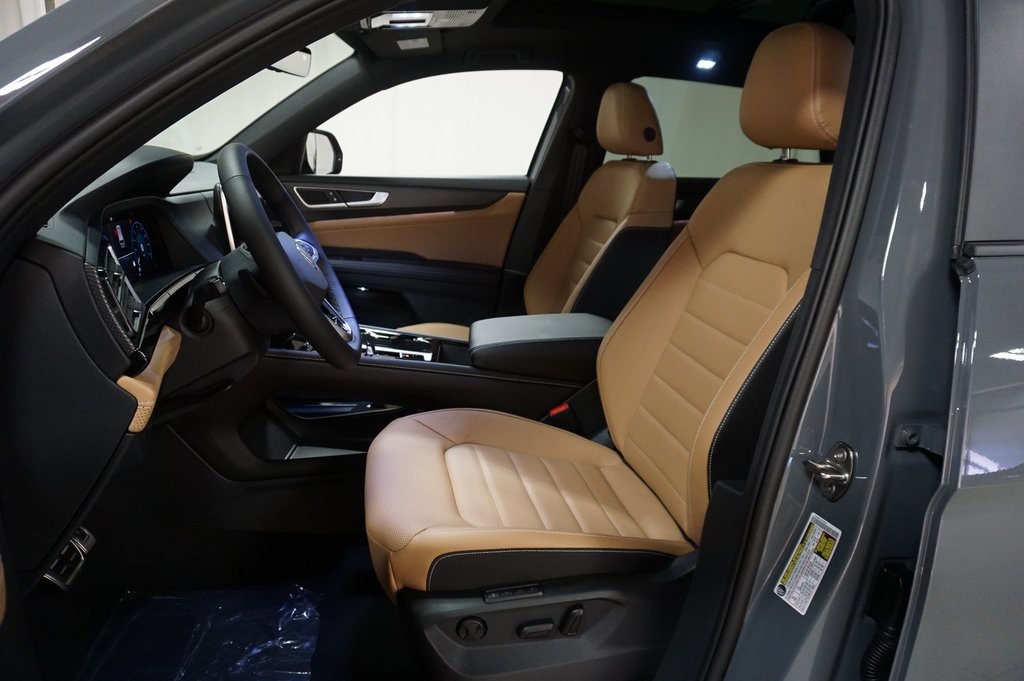 2026 Volkswagen Atlas Cross Sport SEL R-Line photo 10